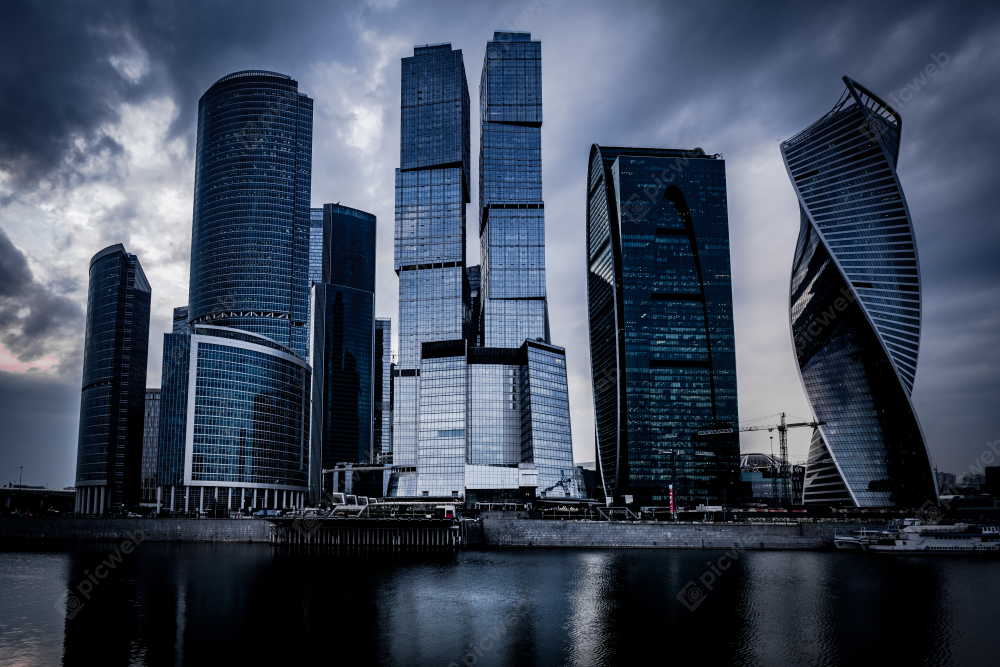 Небоскребы Moscow City под облаками скачать Небоскребы Moscow City под облаками