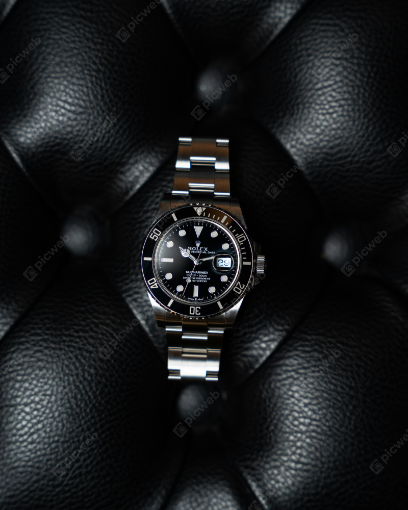 Элегантные часы Rolex на черном фоне скачать Элегантные часы Rolex на черном фоне
