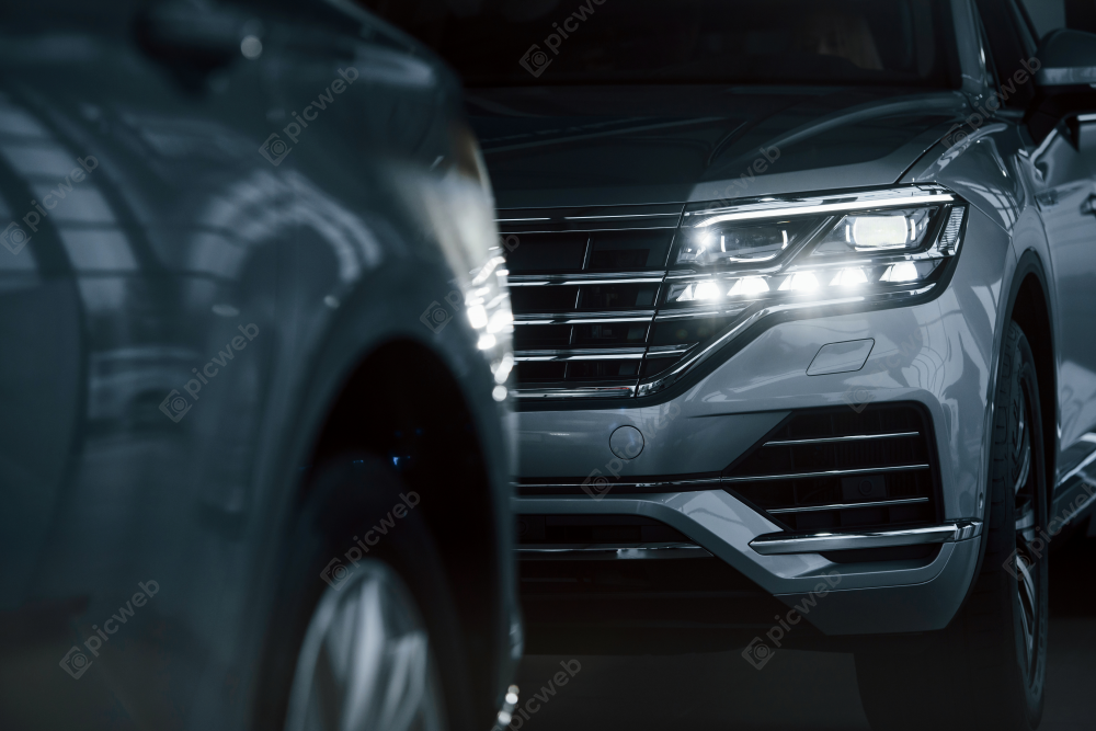 Роскошные автомобили с мощными фарами