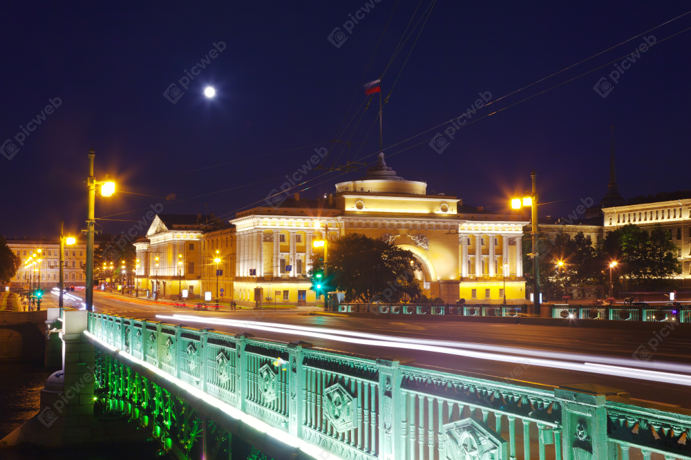 Ночной мост в Санкт-Петербурге